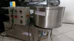 Pneumatic filling machine with lung tank