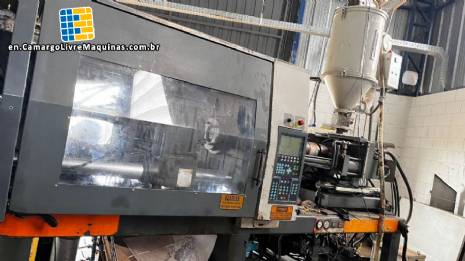 SEMERARO 220-ton plastic injection molding machine