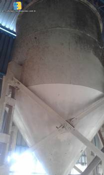 2 Silos for storage of sugar with capacity of 10 tons each