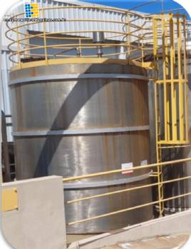 Stainless steel storage tank/reservoir for liquid products, 28,000 liters.