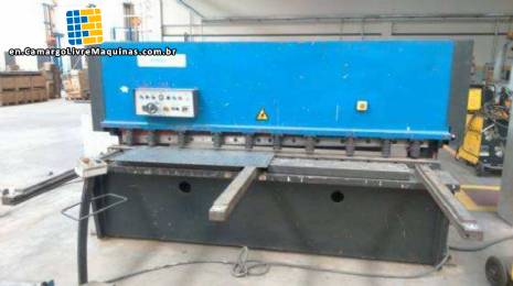 Punch presses Amada