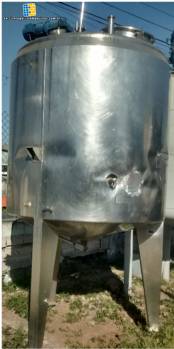 Stainless steel tank isolated 3,500 L Stainless steel tank isolated 3,500 L