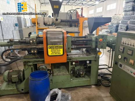 Semeraro plastic injection molding machine