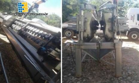 Chicken feather pulling machine