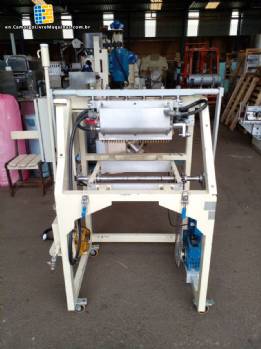 Limaq chocolate chip dispenser