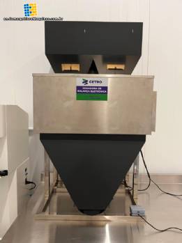 Cetro automatic dosing and weighing machine with 2 scales, 2 to 10 kg capacity, up to 40 packages per minute.