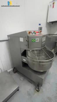 Amassadeira masseira em inox com batedor espiral Metal�rgica Pescador