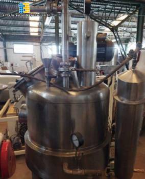 Vacuum cooker for hard candy