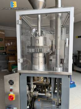 CETRO automatic capsule encapsulator, 12,000 capsules per hour.