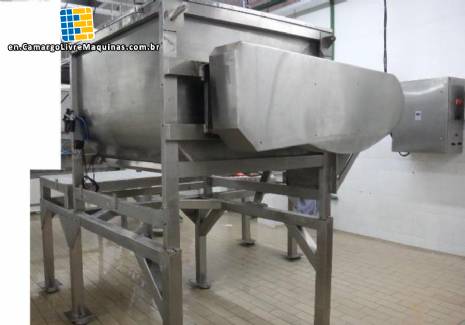 Monobloc creamer mixer