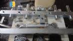 Linear filling machine with 6 pistons filling system