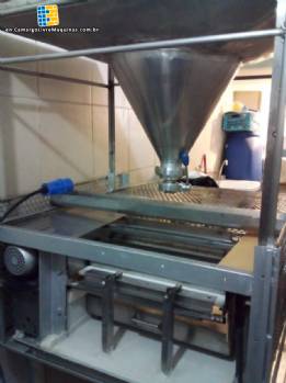 Stainless steel mill with 2 rollers for grinding grains and other products