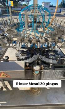 Automatic washer rinser with 30 PET clamps Monthly 9,000 bottles Automatic washer rinser with 30 PET clamps Monthly 9,000 bottles