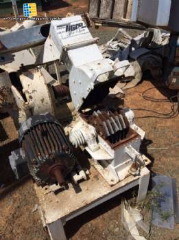 Hammer mill with table and 10 hp motor Hammer mill with table and 10 hp motor