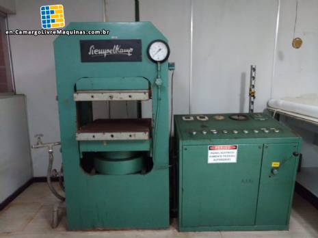 Heated hydraulic press 25 t Siempelkamp Heated hydraulic press 25 t Siempelkamp