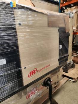 Ingersoll Rand 30hp screw compressor and air dryer Ingersoll Rand 30hp screw compressor and air dryer
