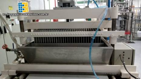 Line for the manufacture of chocolate drops Line for the manufacture of chocolate drops